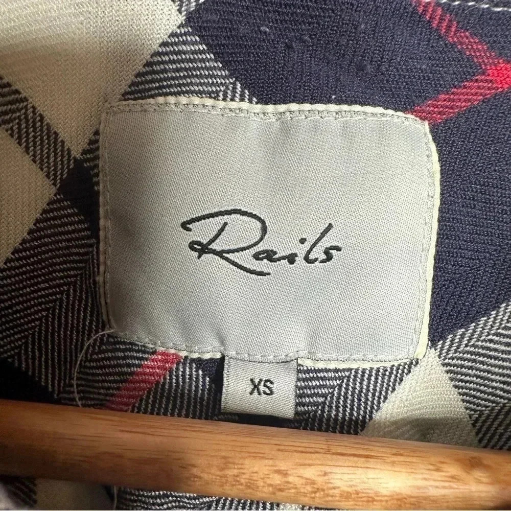 Rails Hunter White Navy Cranberry Button Down Shirt Size XS - Picture 6 of 8
